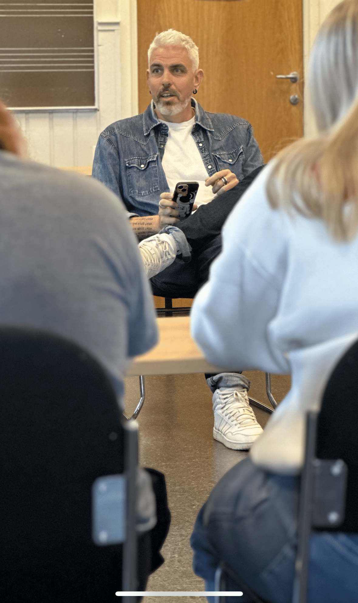 img 1